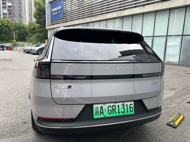 Volvo XC70 Plug-in Hybrid — Фото автомобиля 7