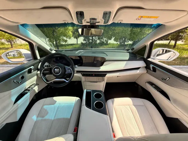 Buick GL8 — Фото автомобиля 10