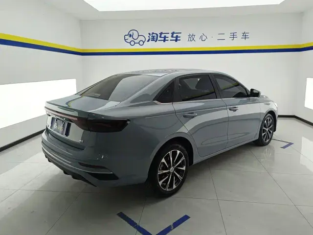 Geely Emgrand — Фото автомобиля 3