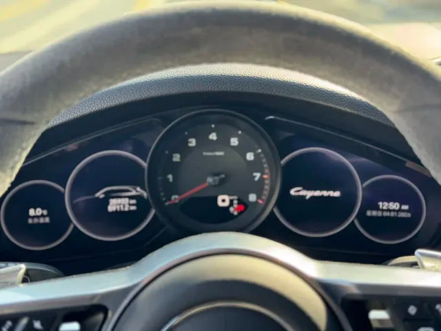 Porsche Cayenne — Фото автомобиля 14