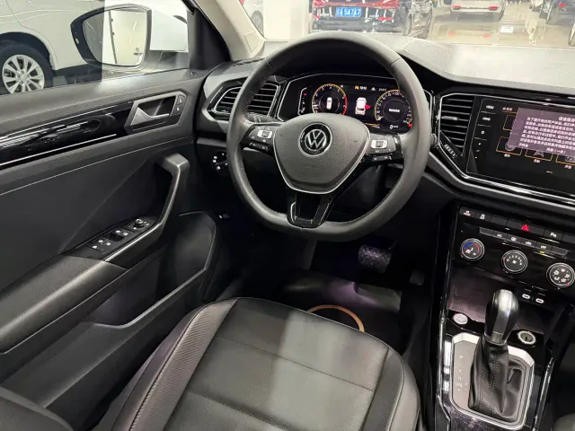 Volkswagen T-Roc — Фото автомобиля 11