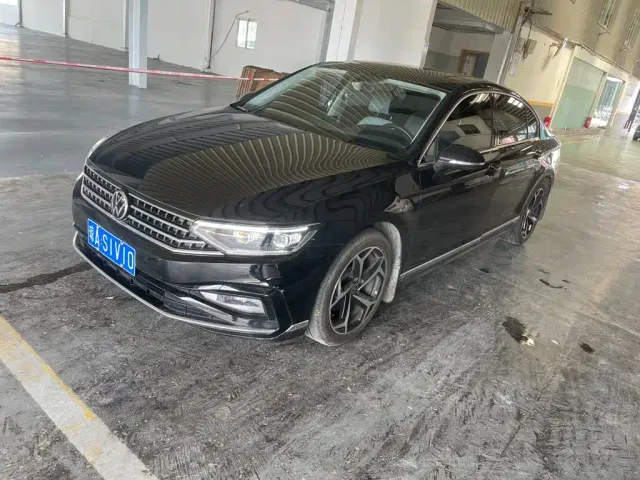 Фотография автомобиля — Volkswagen Magotan