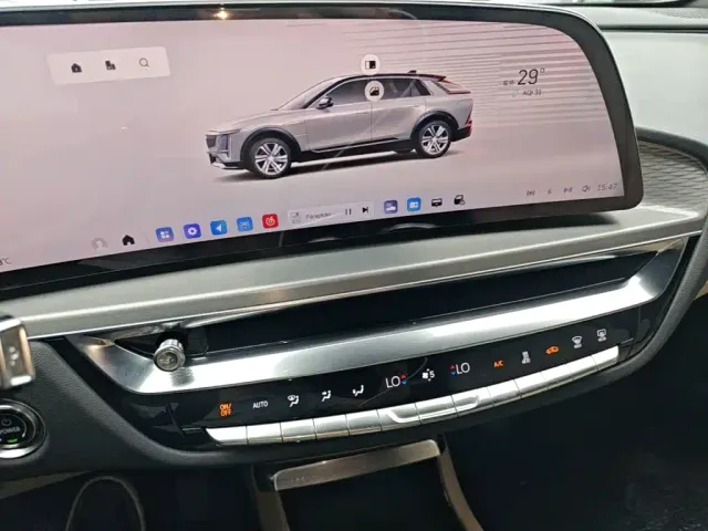 Cadillac Lyriq — Фото автомобиля 12