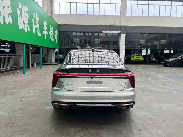 Hongqi H5 — Фото автомобиля 10