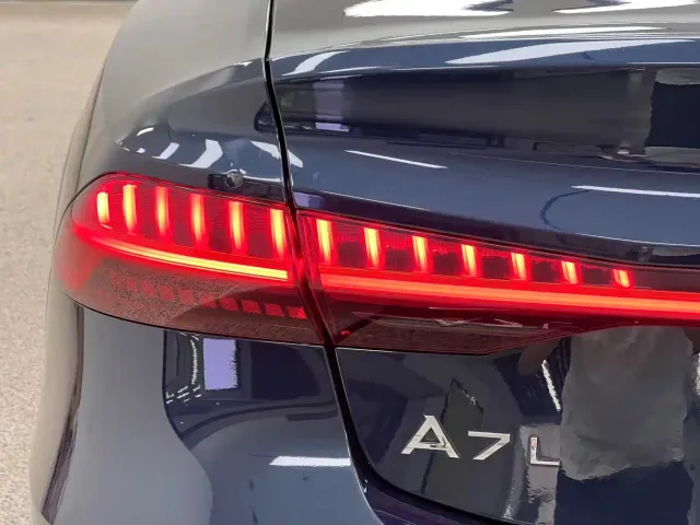 Audi Audi A7L 2022 45 TFSI S-line Future Dream Edition — Фото автомобиля 11