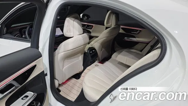 Mercedes-Benz E-Class — Фото автомобиля 11