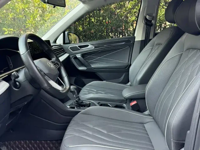 Volkswagen Tiguan L — Фото автомобиля 9
