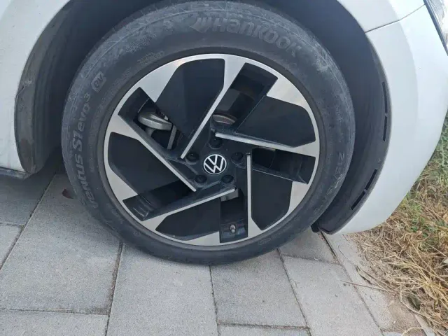 Volkswagen ID.3 — Фото автомобиля 8