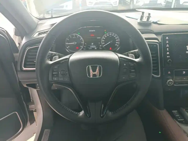 Honda UR-V — Фото автомобиля 10
