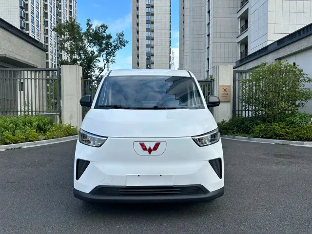 Wuling Motors Wuling Yangguang 2024 300km Comfort Passenger Version 60kW — Фото автомобиля 2