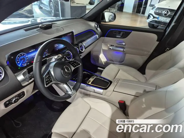 Mercedes-Benz EQB — Фото автомобиля 18