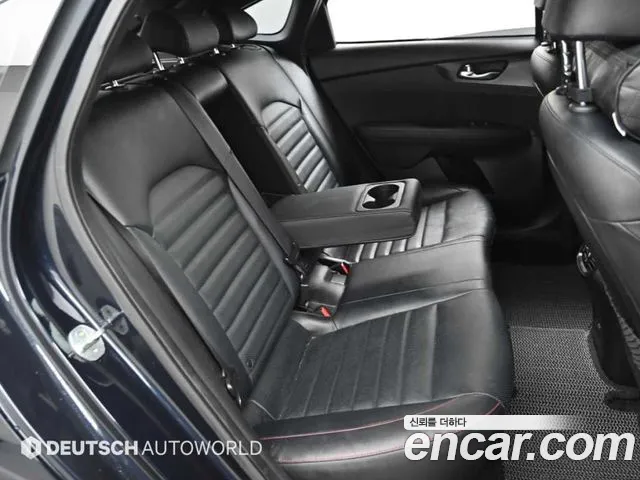 Kia K3 Новый K3 2 поколение 1.6 Turbo GT 5 дверей — Фото автомобиля 12
