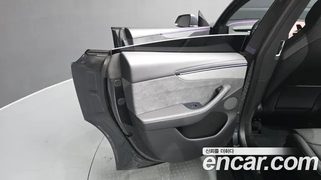 Tesla Model Y — Фото автомобиля 19