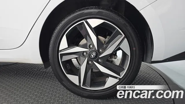 Hyundai AVANTE Avante (CN7) — Фото автомобиля 21