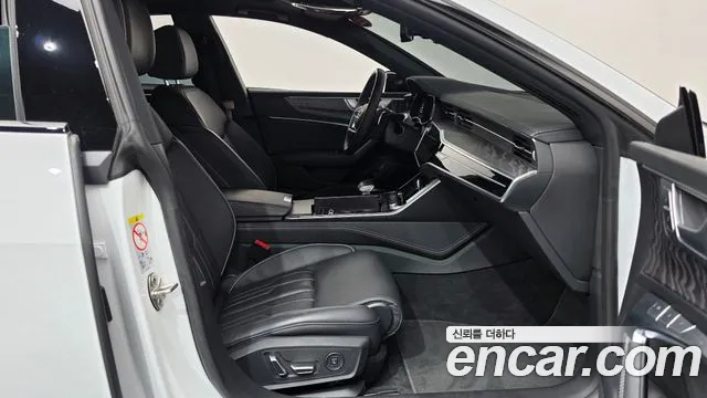 Audi A7 4K — Фото автомобиля 16