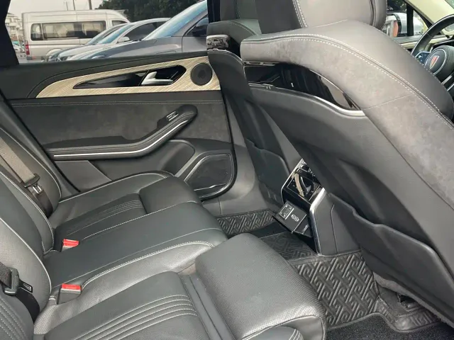 Hongqi H9 — Фото автомобиля 26
