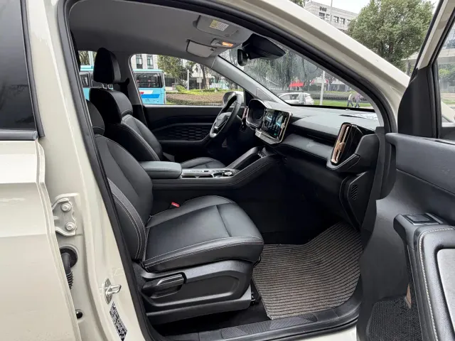 Wuling Nebula — Фото автомобиля 7