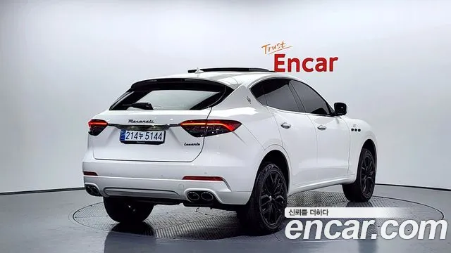 Maserati Levante — Фото автомобиля 2