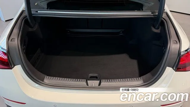 Mercedes-Benz E-Class — Фото автомобиля 10