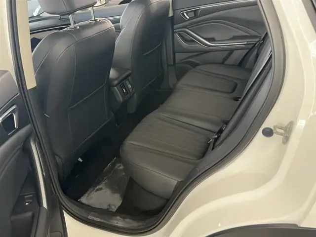 Bestune T55 — Фото автомобиля 15