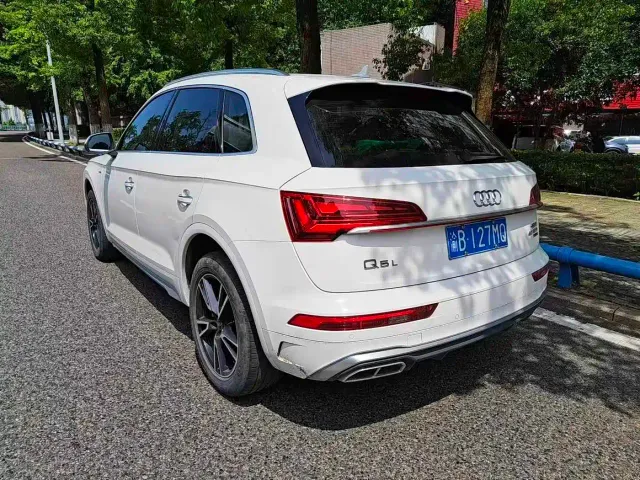 Audi Q5L — Фото автомобиля 7