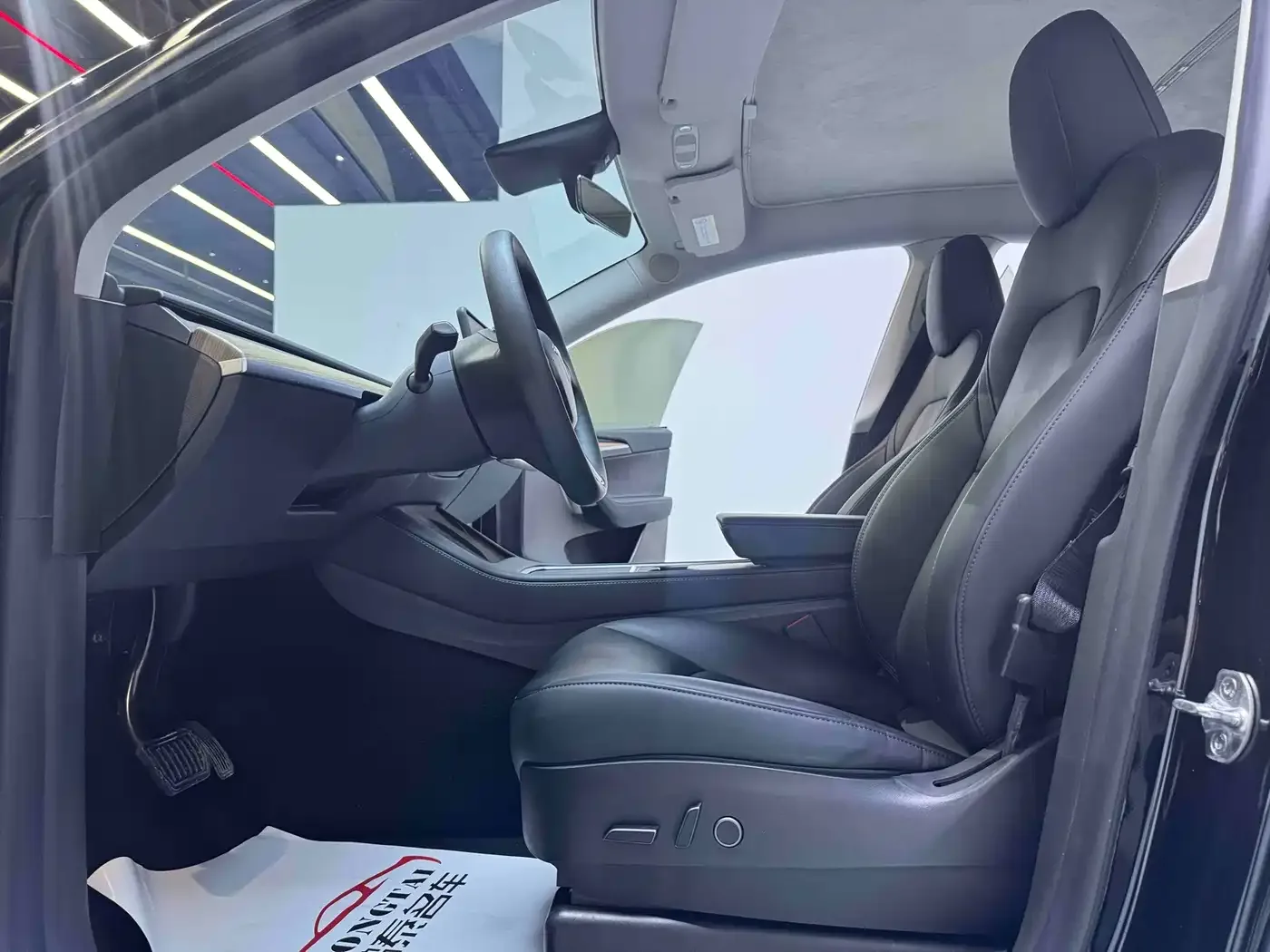 Tesla Model Y 2022 Facelift Rear-Wheel Drive Version — Фото автомобиля 5
