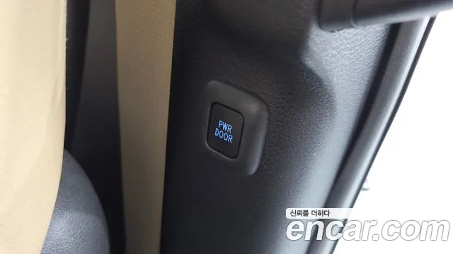 Toyota Sienna — Фото автомобиля 29