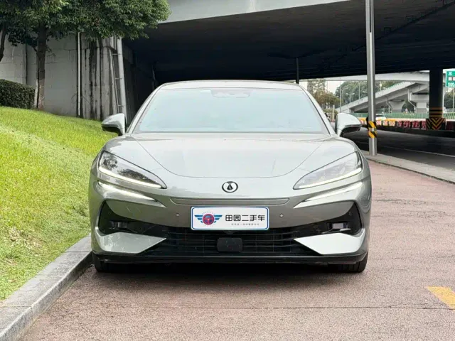 Denza Z9GT — Фото автомобиля 2