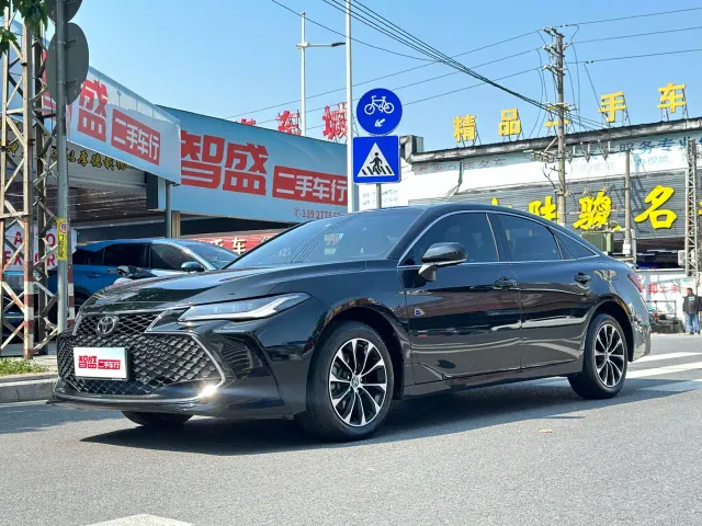 Toyota Avalon — Фото автомобиля 2