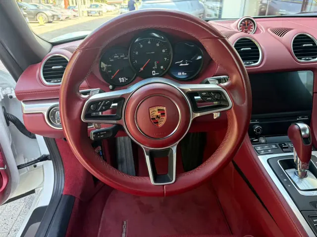 Porsche 718 — Фото автомобиля 9