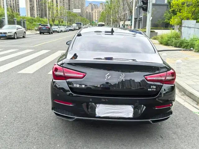 Hongqi H5 — Фото автомобиля 5