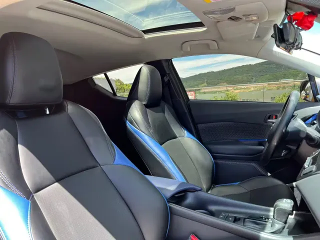 Toyota C-HR — Фото автомобиля 23