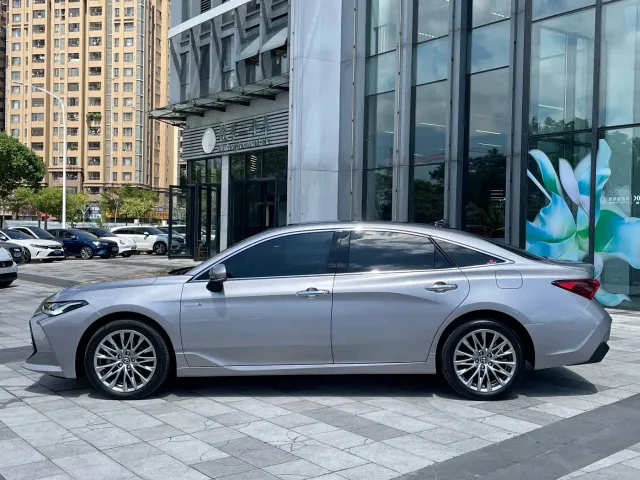 Toyota Avalon — Фото автомобиля 3