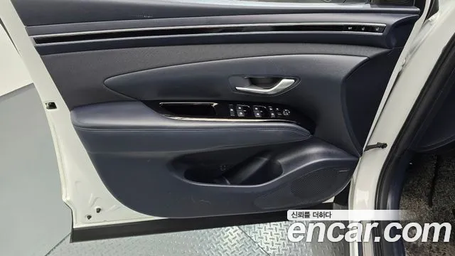 Hyundai Tucson Tucson (NX4) Бензин 1.6 турбо 2WD — Фото автомобиля 23