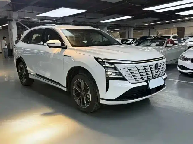 Changan CS75 Plus — Фото автомобиля 3
