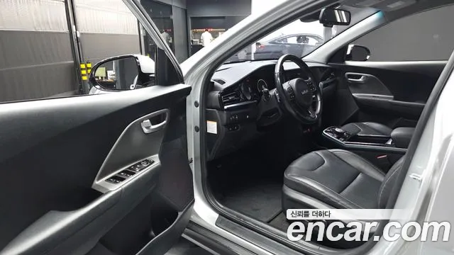Kia Niro Niro Plus Air — Фото автомобиля 10