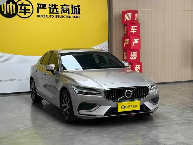 Volvo S60 — Фото автомобиля 2