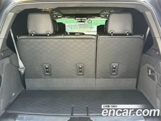 Cadillac Escalade — Фото автомобиля 20