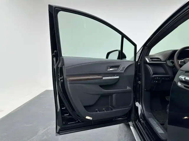 Toyota Granvia — Фото автомобиля 16