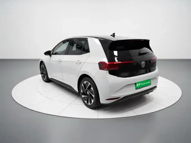 Volkswagen ID.3 — Фото автомобиля 4