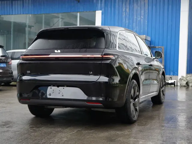 Li Auto L6 — Фото автомобиля 9