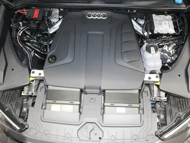 Audi Q8 — Фото автомобиля 11