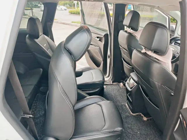 Maxus G50 — Фото автомобиля 17