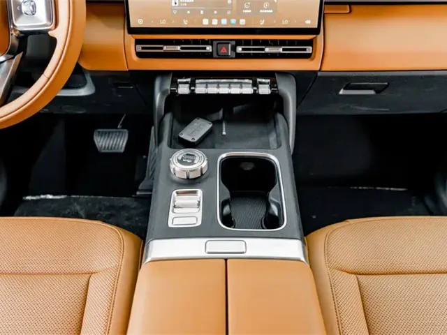 iCAR V27 — Фото автомобиля 14