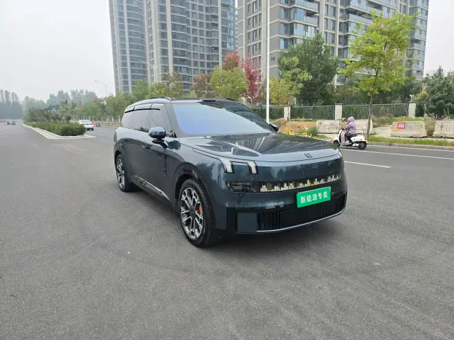 Lynk & Co 900 — Фото автомобиля 3