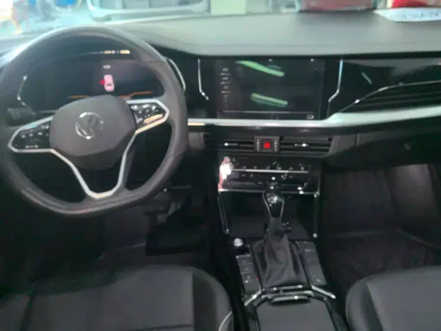 Volkswagen Passat — Фото автомобиля 12