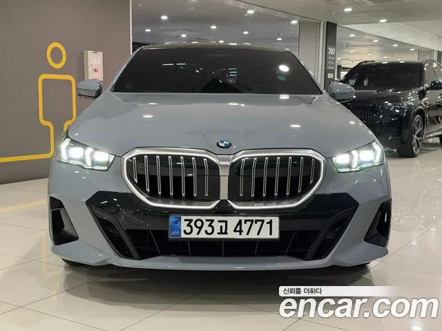 BMW 5-Series — Фото автомобиля 3
