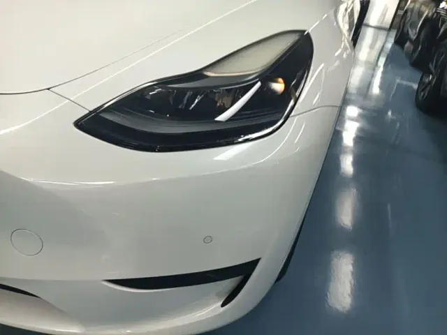 Tesla Model Y — Фото автомобиля 23