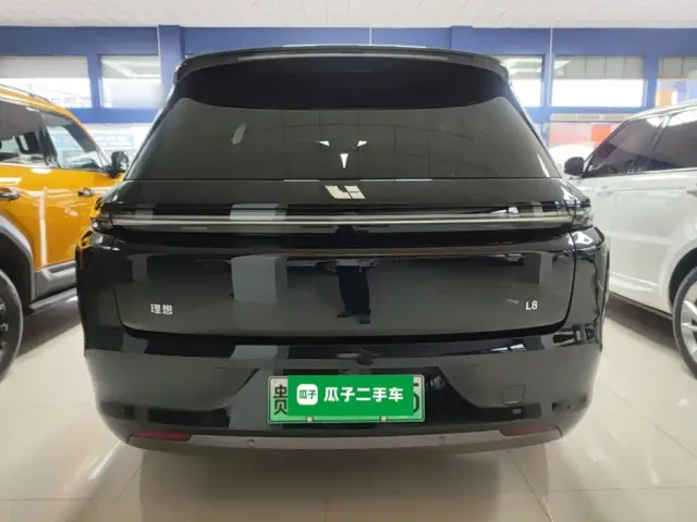 Li Auto L8 — Фото автомобиля 3