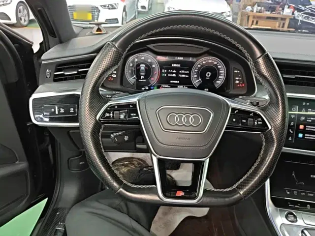 Audi A6L — Фото автомобиля 10